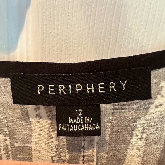 Tunic style sheer 3/4 sleeve blouse - Canadian designer - Picture 3 of 4